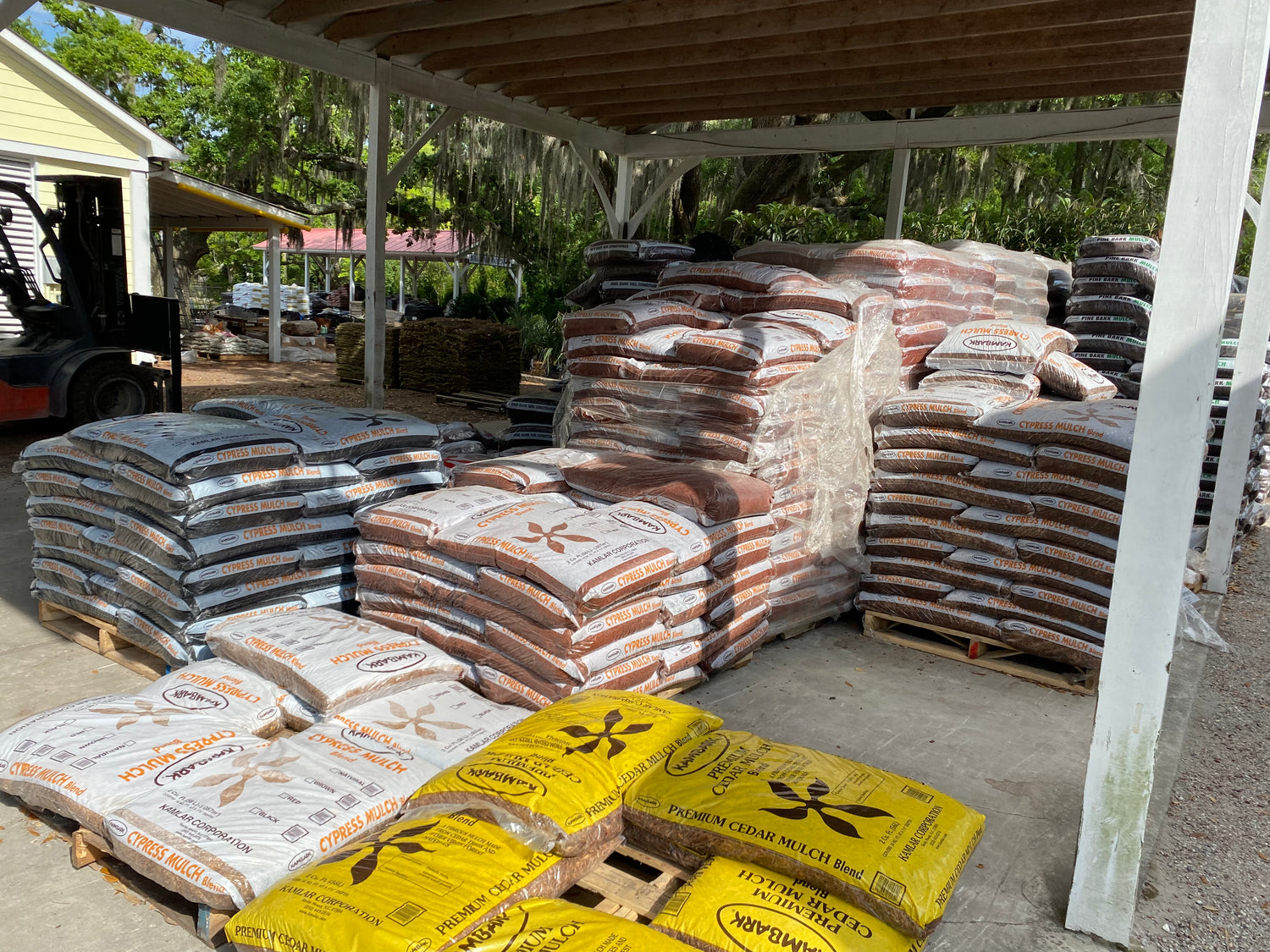 Premium Mulch Varieties for Every Landscape