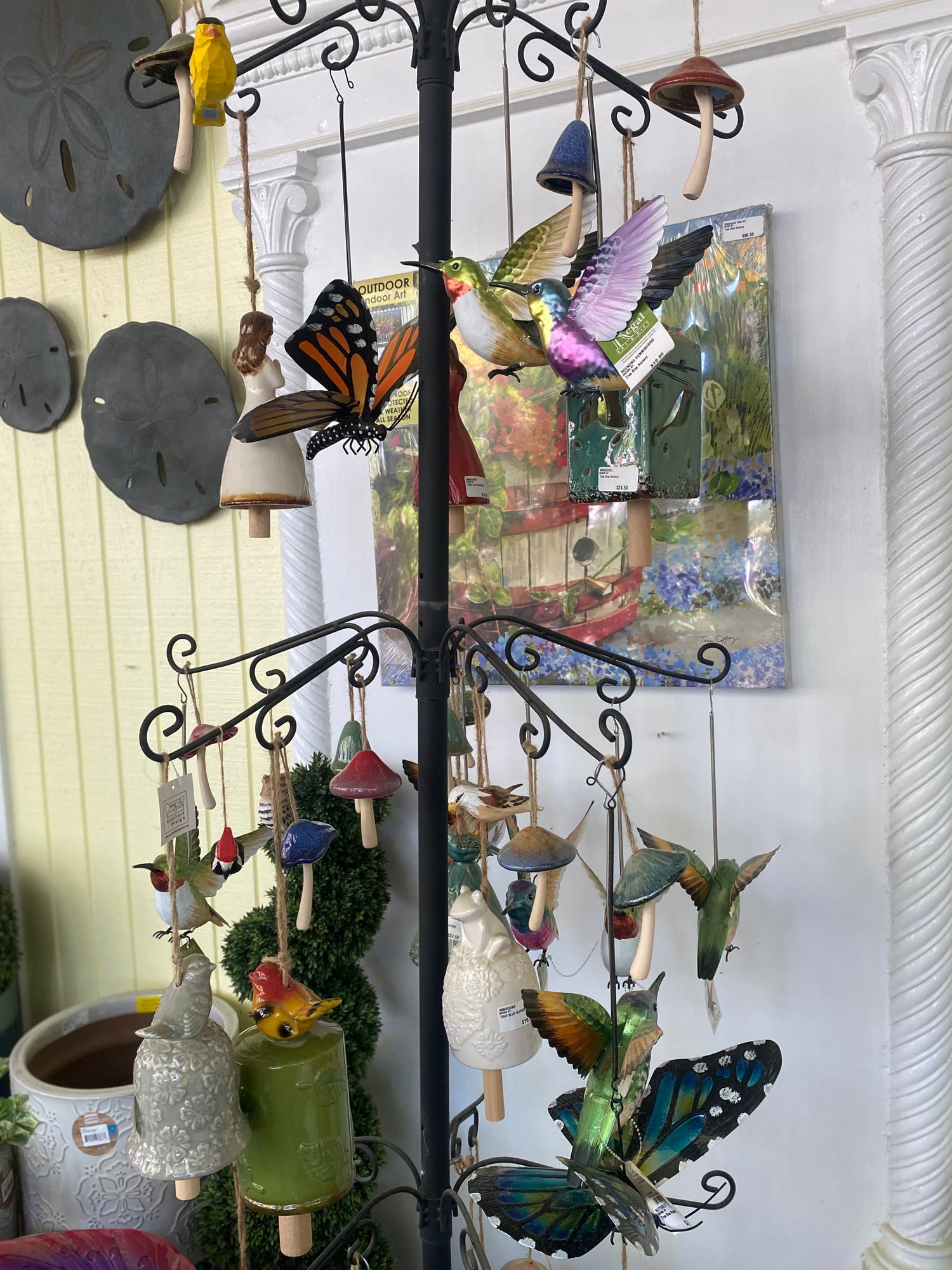 Garden Chimes & Hanging Accents